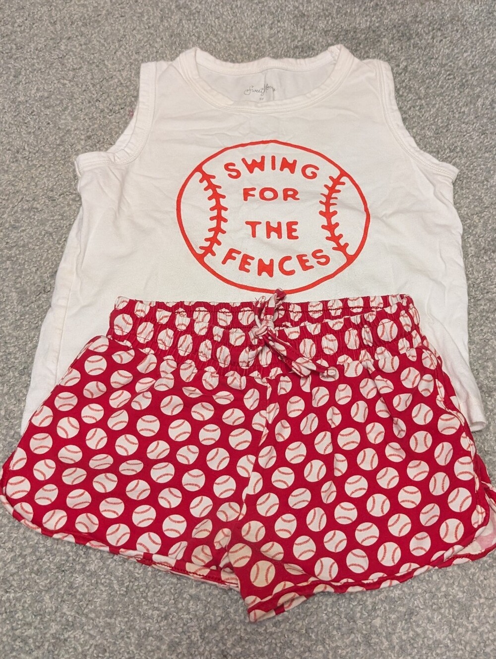 ⚾️ Adorable SweetHoney baseball outfit set in size 5Y! - Picture 1 of 3